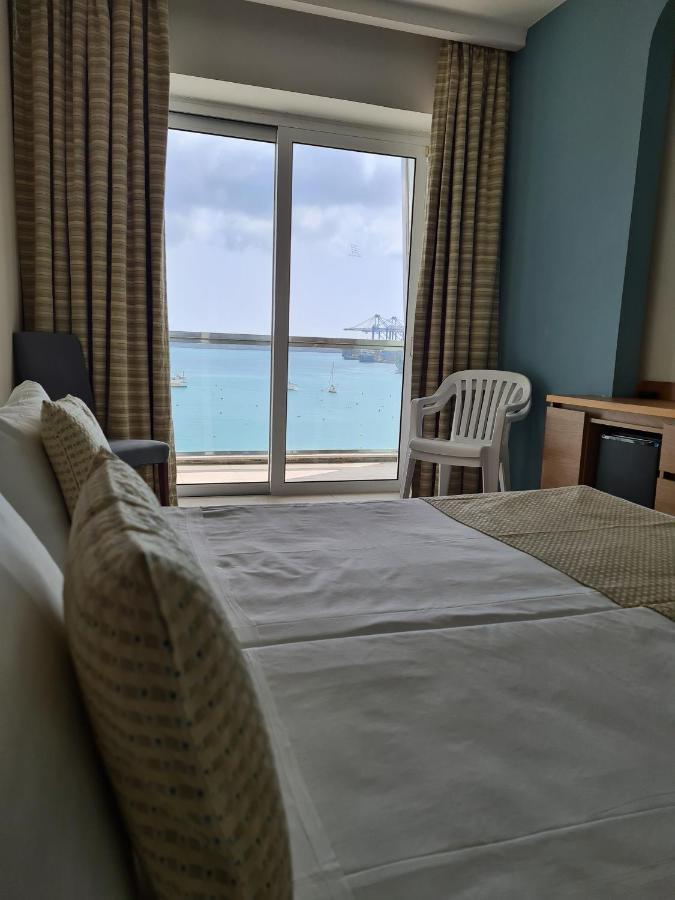 Water'S Edge Hotel Birzebbuga Ngoại thất bức ảnh
