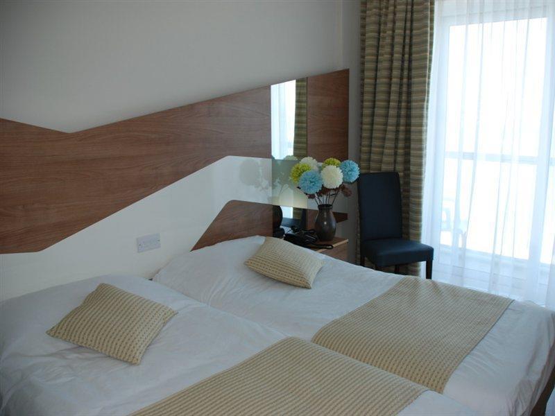 Water'S Edge Hotel Birzebbuga Ngoại thất bức ảnh